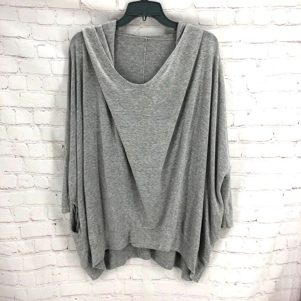 Dina Von Furstenberg grey knit tunic top